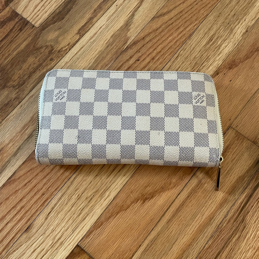 Louis Vuitton Damier Azur Zippy Wallet